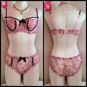 VTG Victoria's Secret Sexy Pleated Ribbon Lace Bra/ Panty Set Size Lg